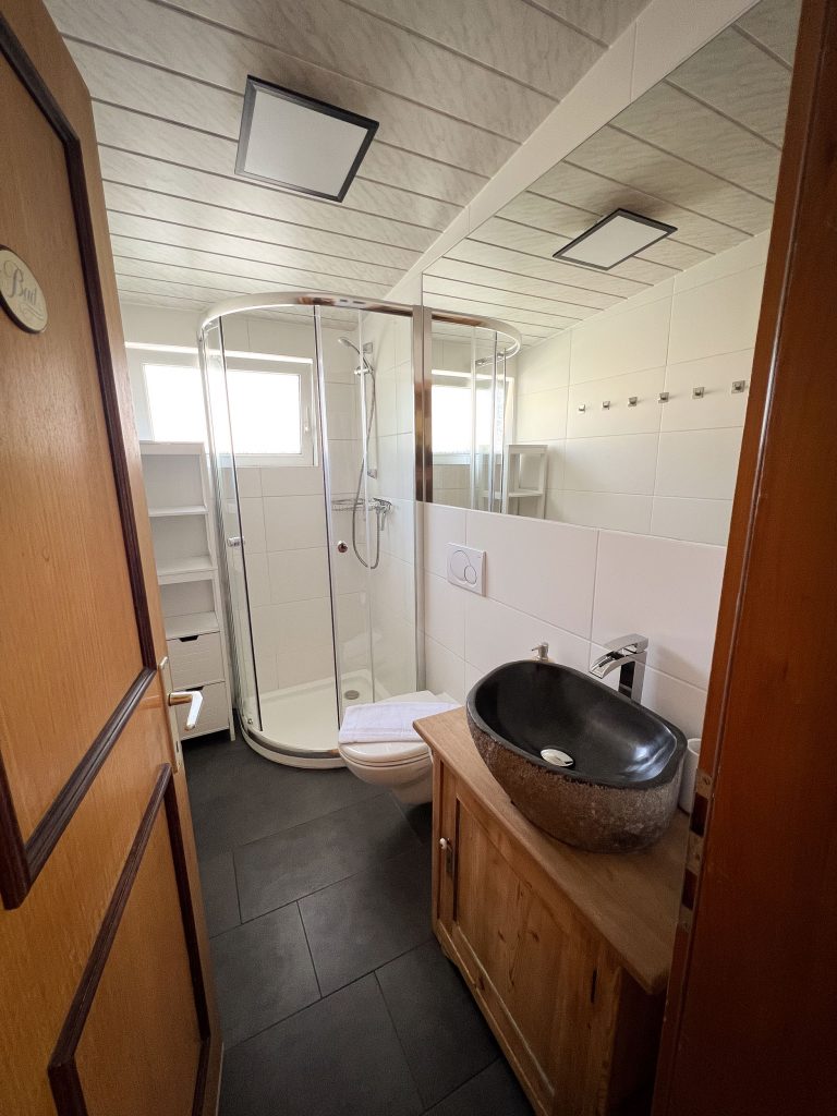 Spitzen Blicke – Silbertal, Montafon – Dusche & WC